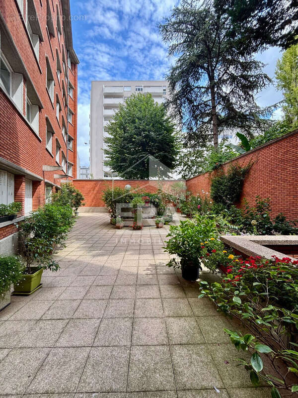 Appartement à LEVALLOIS-PERRET