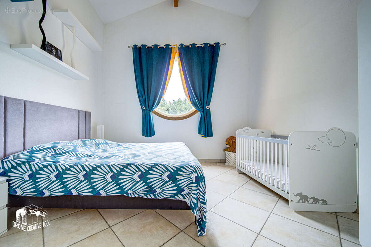 Maison à COIN-LES-CUVRY