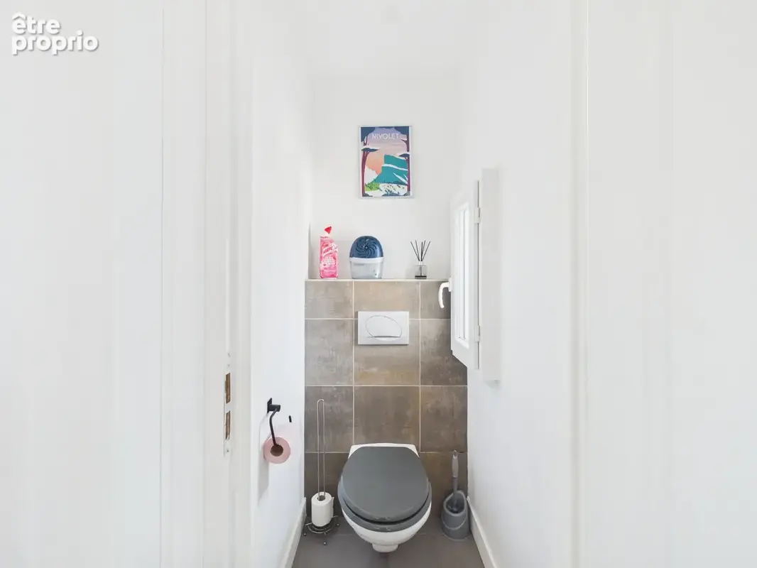 CHAMBÉRY CENTRE   Charmant T2 lumineux avec extérieur commun et excellente rentabilité locative ! - photo 9
