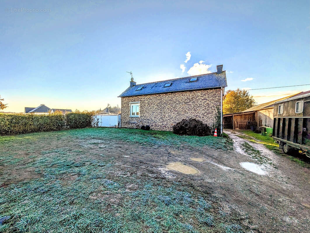 Maison à MAURE-DE-BRETAGNE