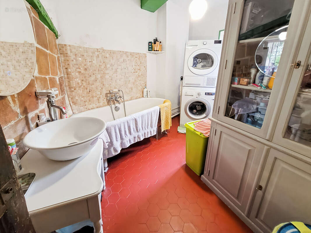 Maison à PELISSANNE