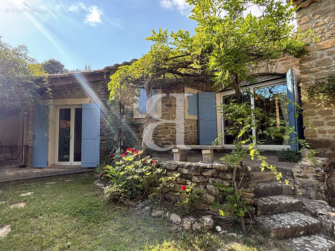 Maison à VAISON-LA-ROMAINE