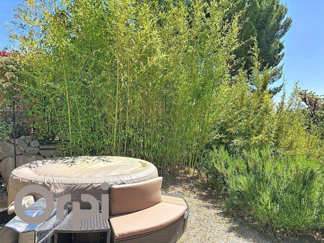 Maison de charme avec vue dominante, studio indépendant, piscine et garage - photo 26