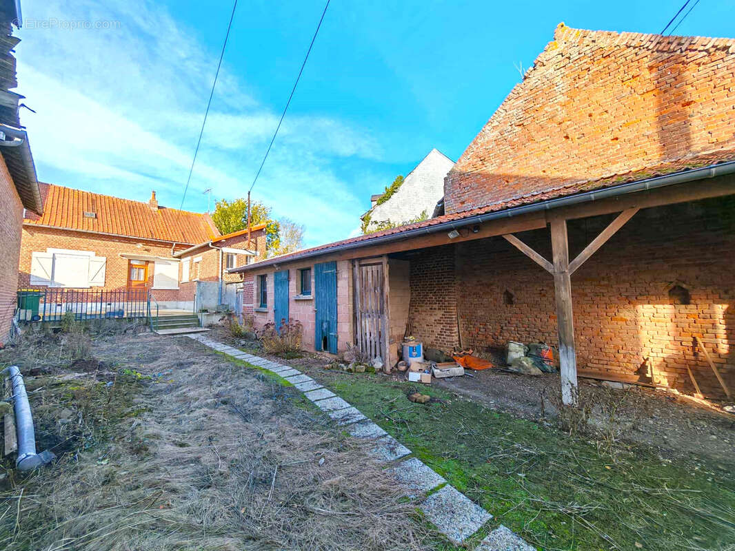 Maison à SAINT-SAUFLIEU