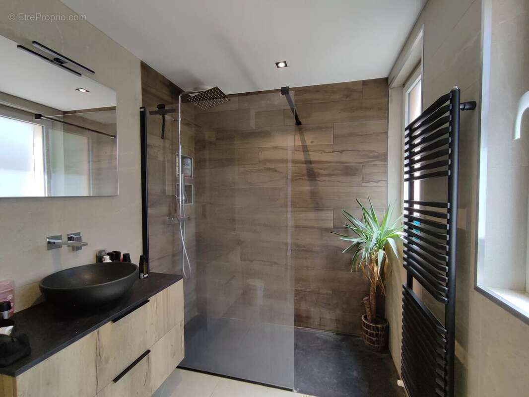 Maison spacieuse de 200 m² à Saint-Paul-en-Chablais - photo 12