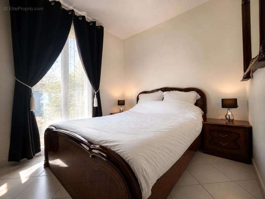 Maison de 8 pièces de 140 m² à Neuilly-en-Thelle - photo 8