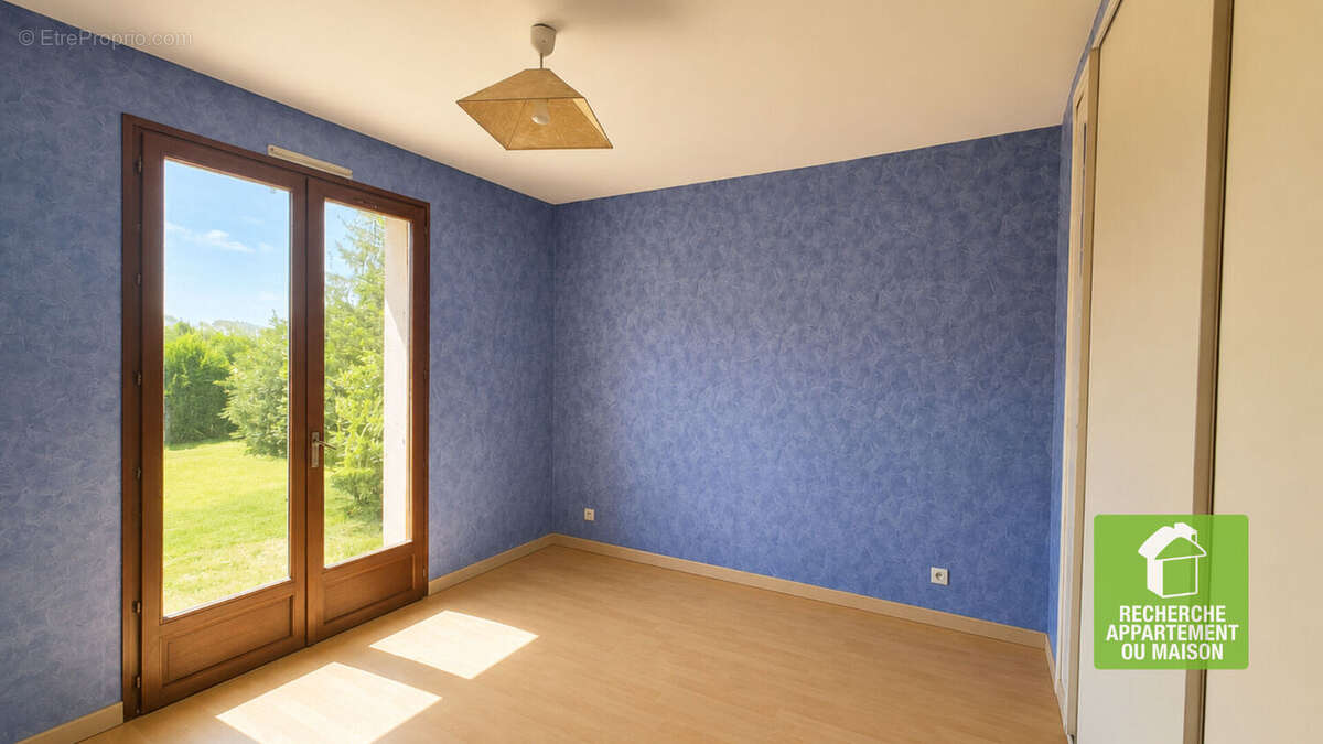 MORAS - Plain-pied 3 chambres sur 1 465 m² de terrain - Calme absolu à 5 min de Crémieu - photo 6