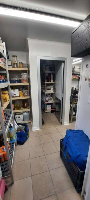 Commerce 45 m² à Reze  - photo 4