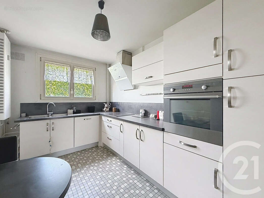 Appartement 71 m² à Troyes  - photo 2