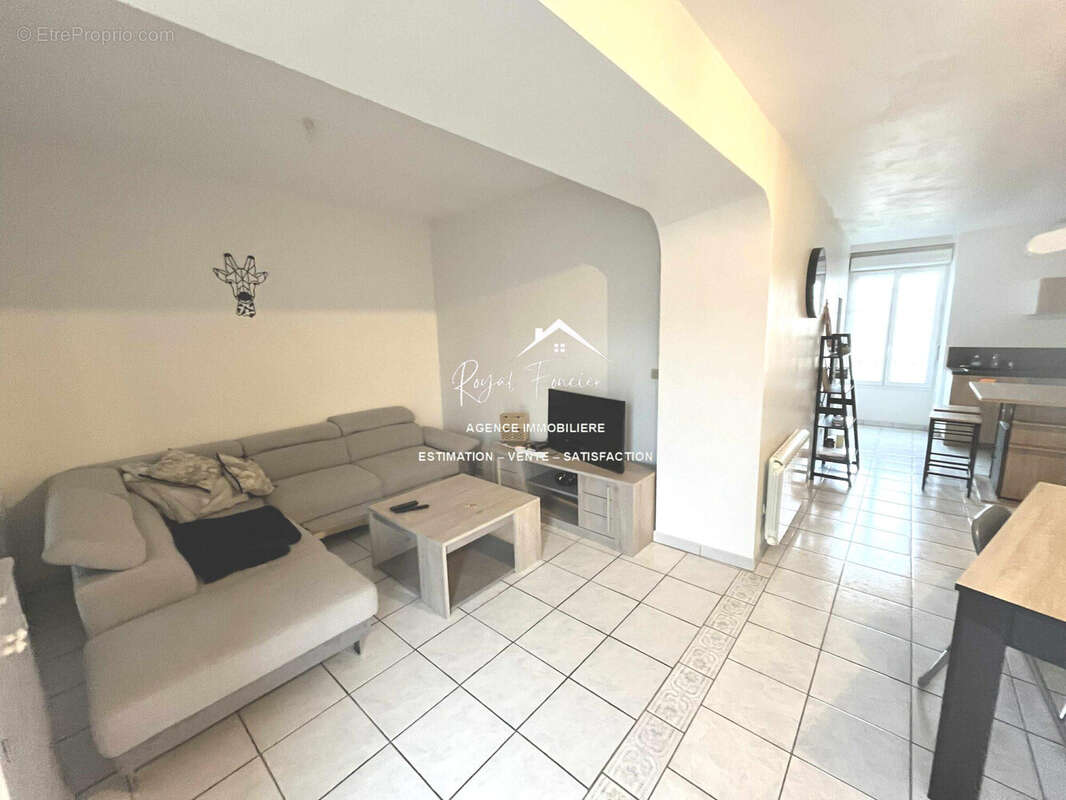 Maison à DANGE-SAINT-ROMAIN