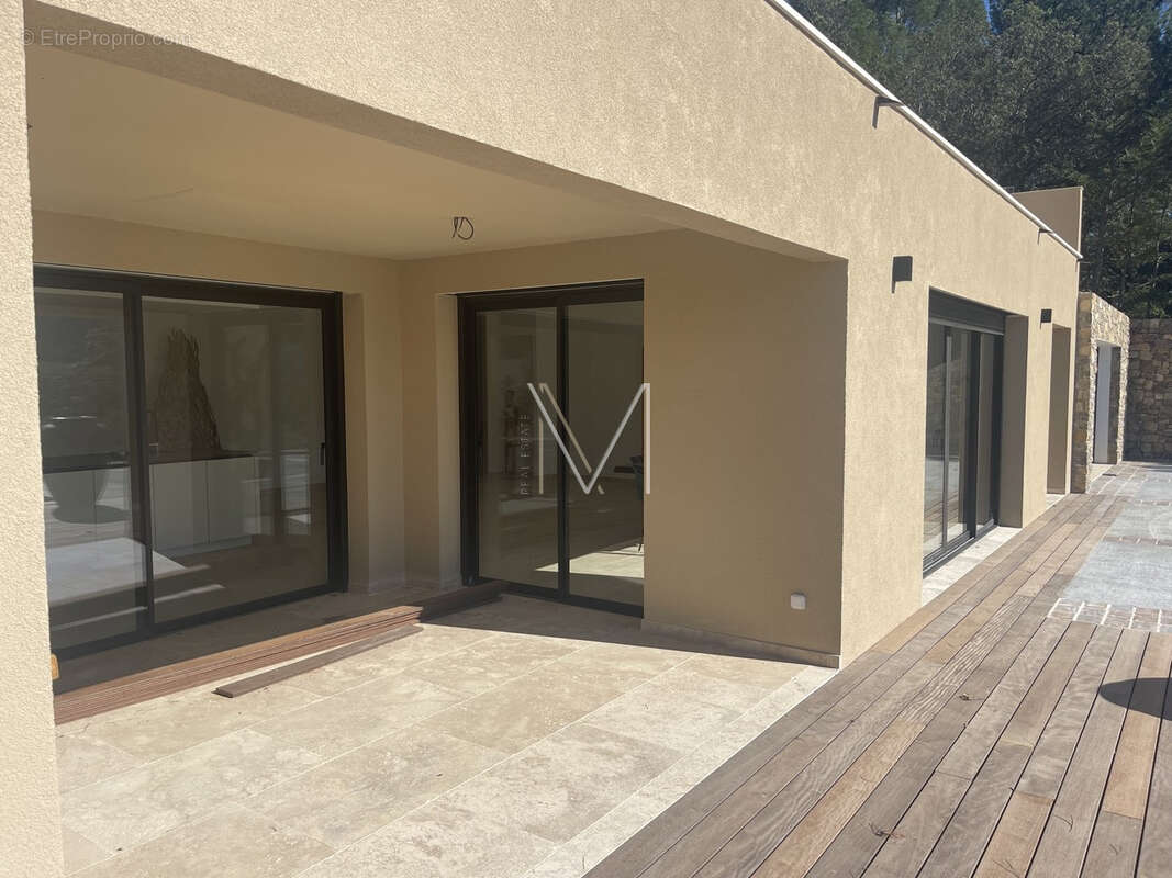 Maison à PLAN-DE-LA-TOUR