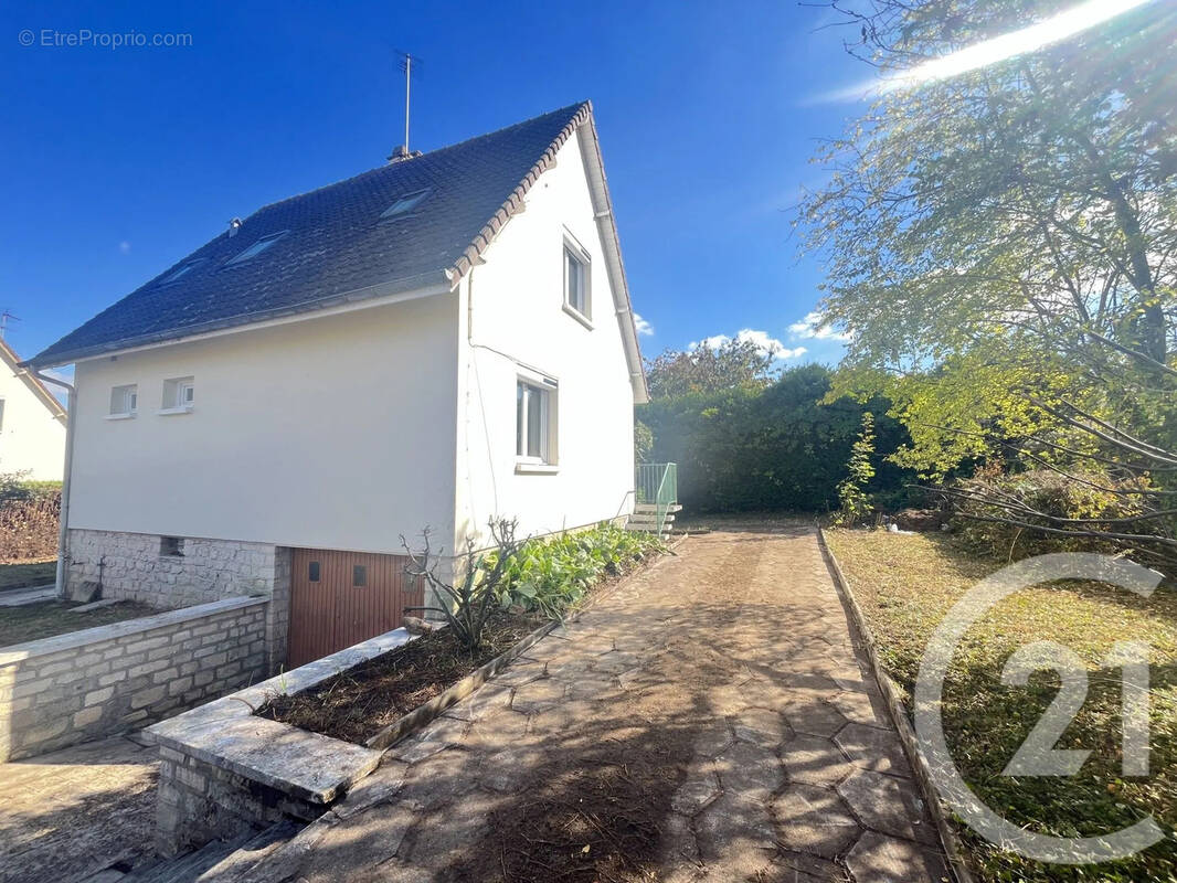Maison à SAINT-MARCEL
