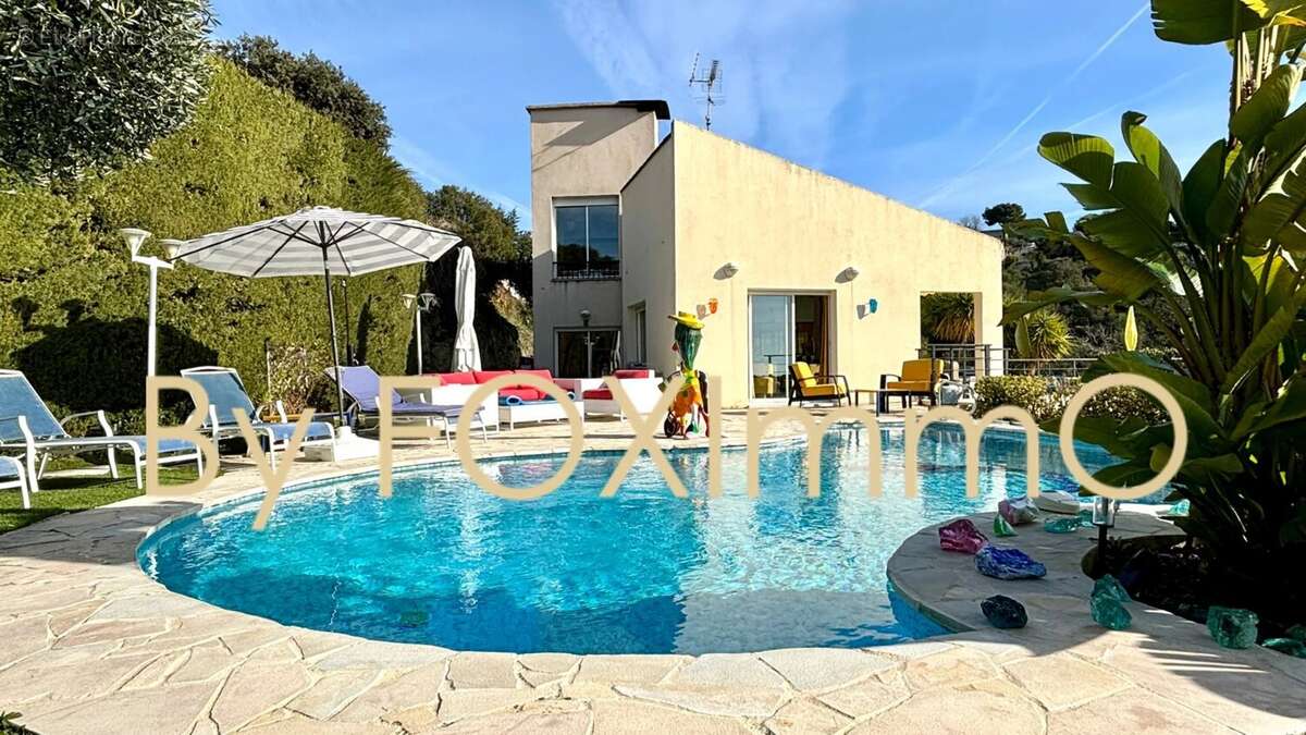 Maison à SAINT-LAURENT-DU-VAR