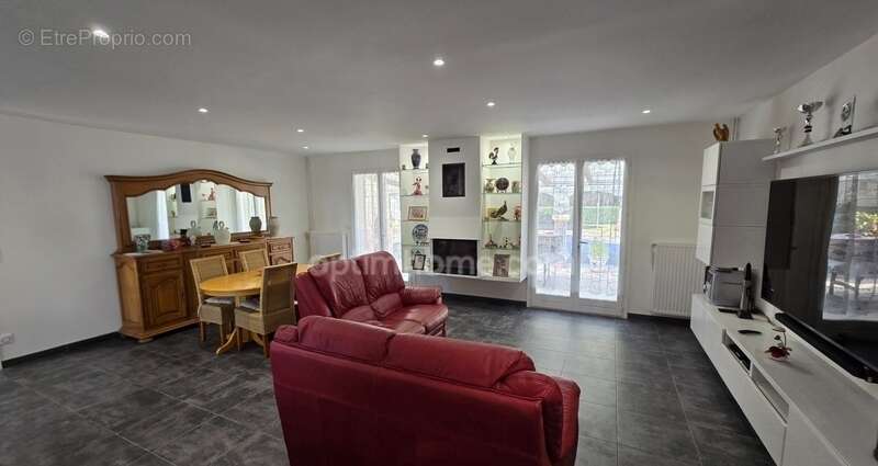 Maison plain pied de 110 m² avec piscine, garage et dépendances CESTAS (33) - photo 3