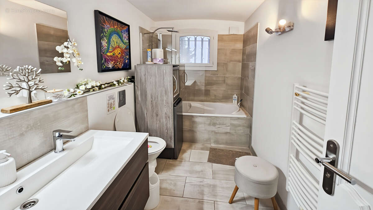 Maison à MONTAUROUX