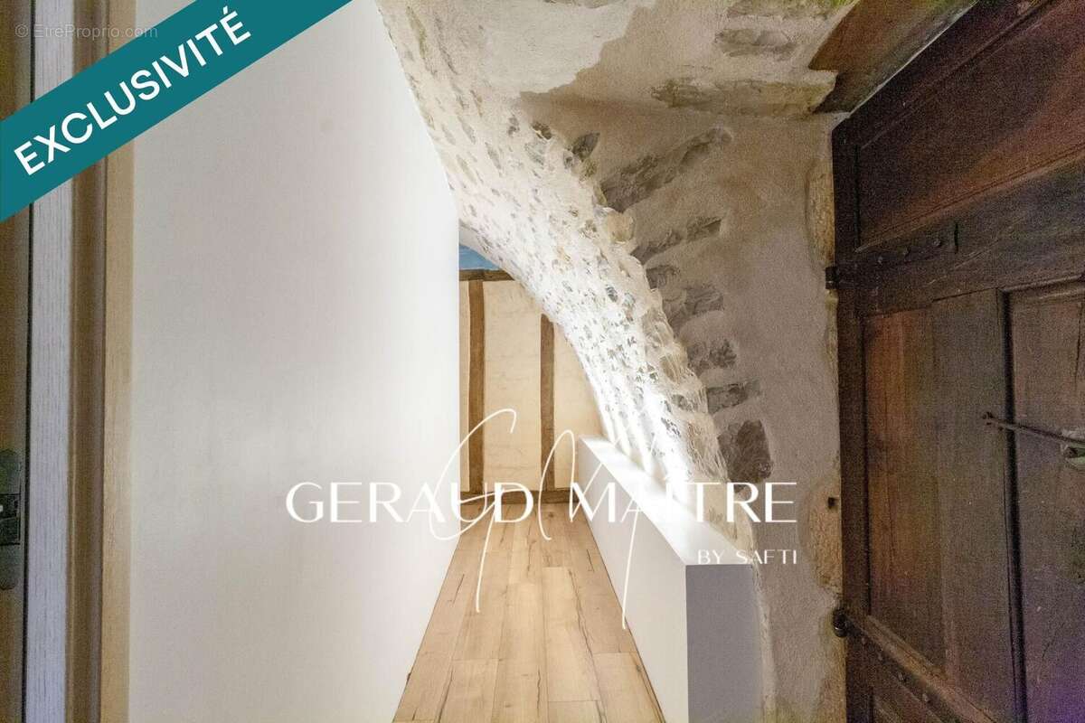 Maison 114 m² à Viala-Du-Pas-De-Jaux  - photo 8