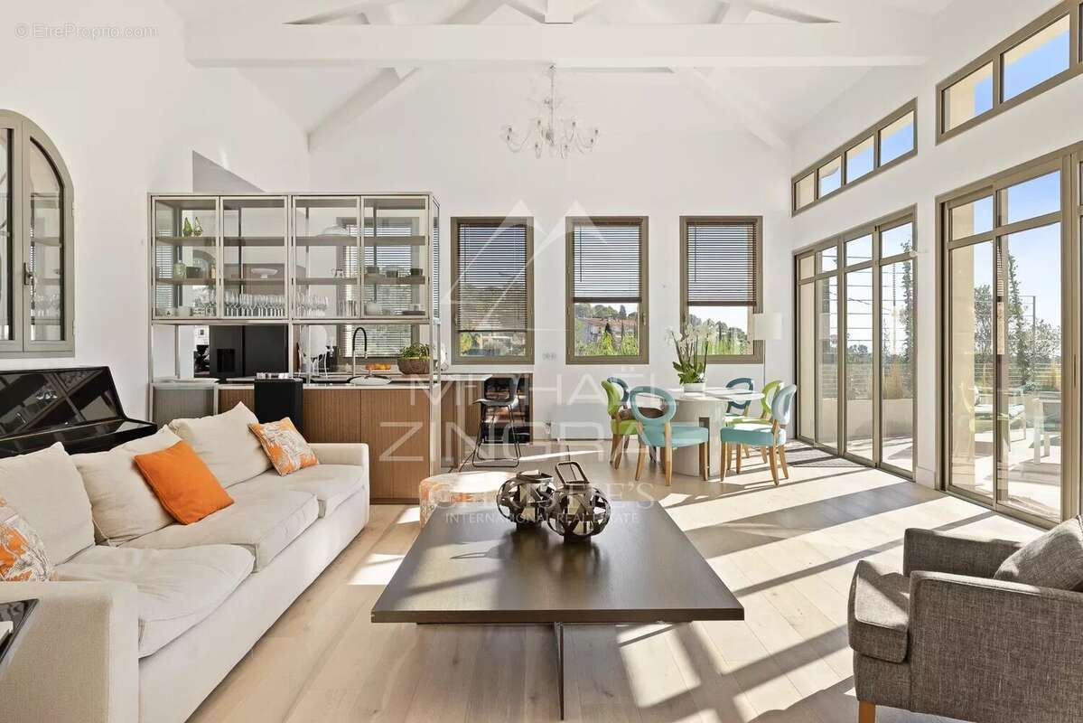 Maison à MOUGINS