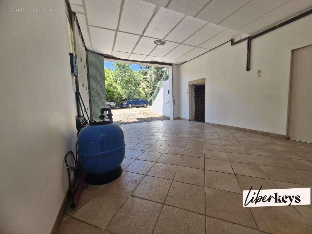 Saint Georges de Luzençon une propriété familiale où l espace ne manque jamais ! - photo 11