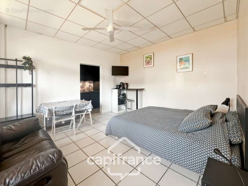 Commerce à LA LONDE-LES-MAURES