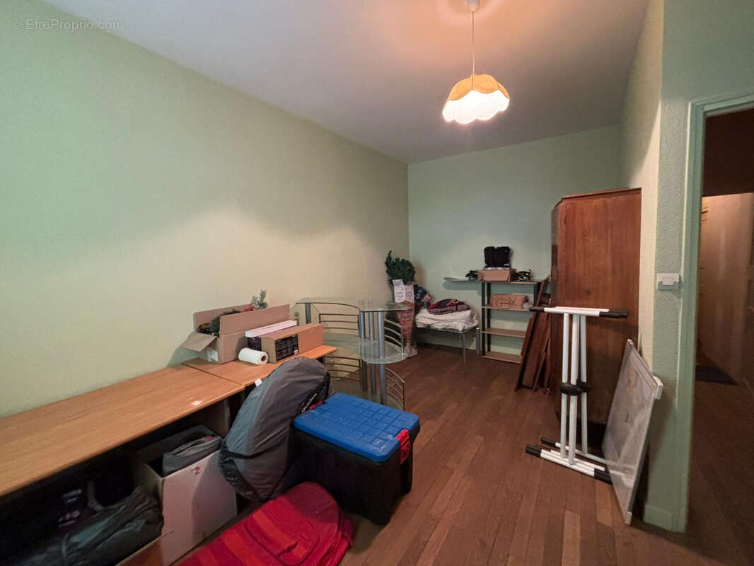 Appartement à BAGE-LE-CHATEL