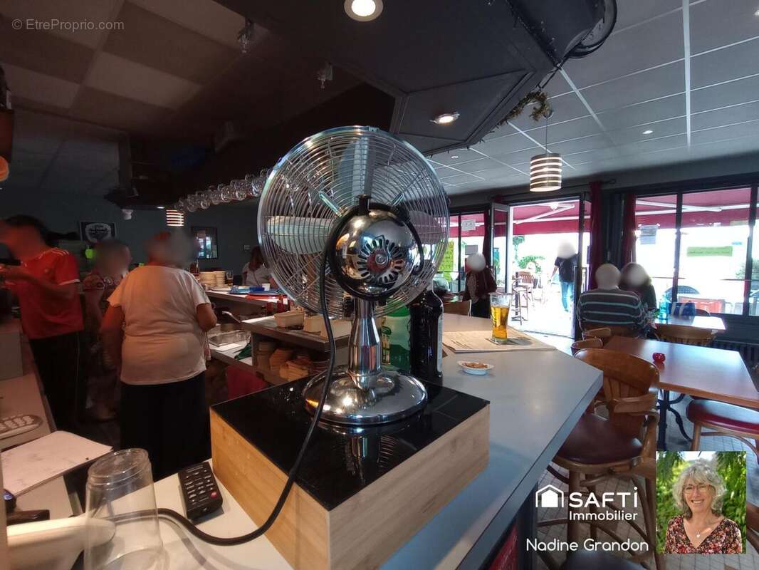 Photo 6 - Commerce à CHALAIS