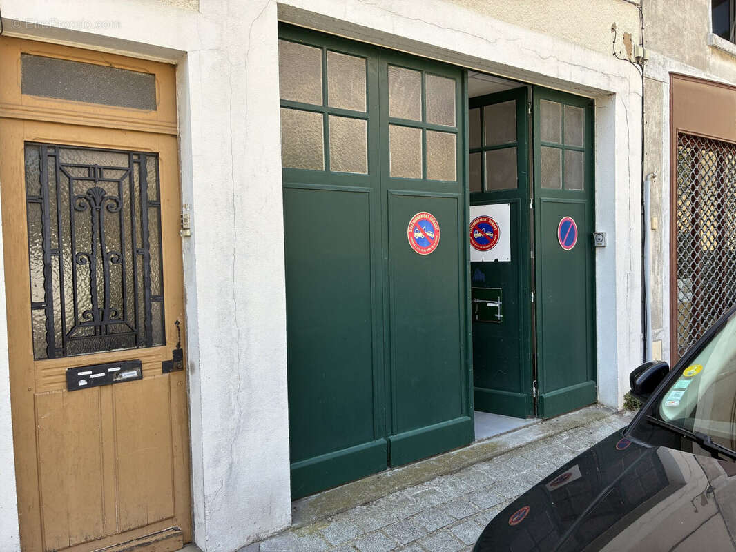 Commerce à COLOMBES