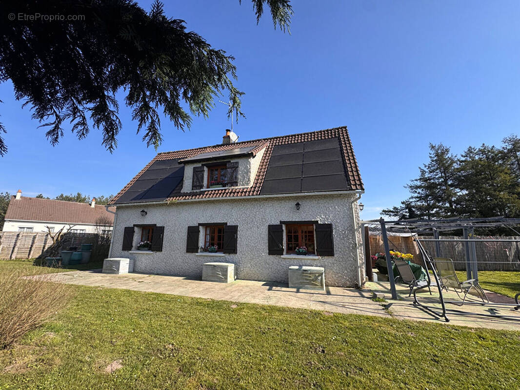 Maison à LASSAY-SUR-CROISNE