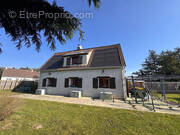 Maison à LASSAY-SUR-CROISNE