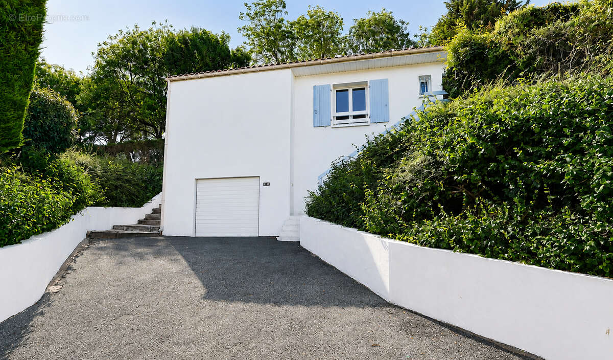 Maison à VAUX-SUR-MER