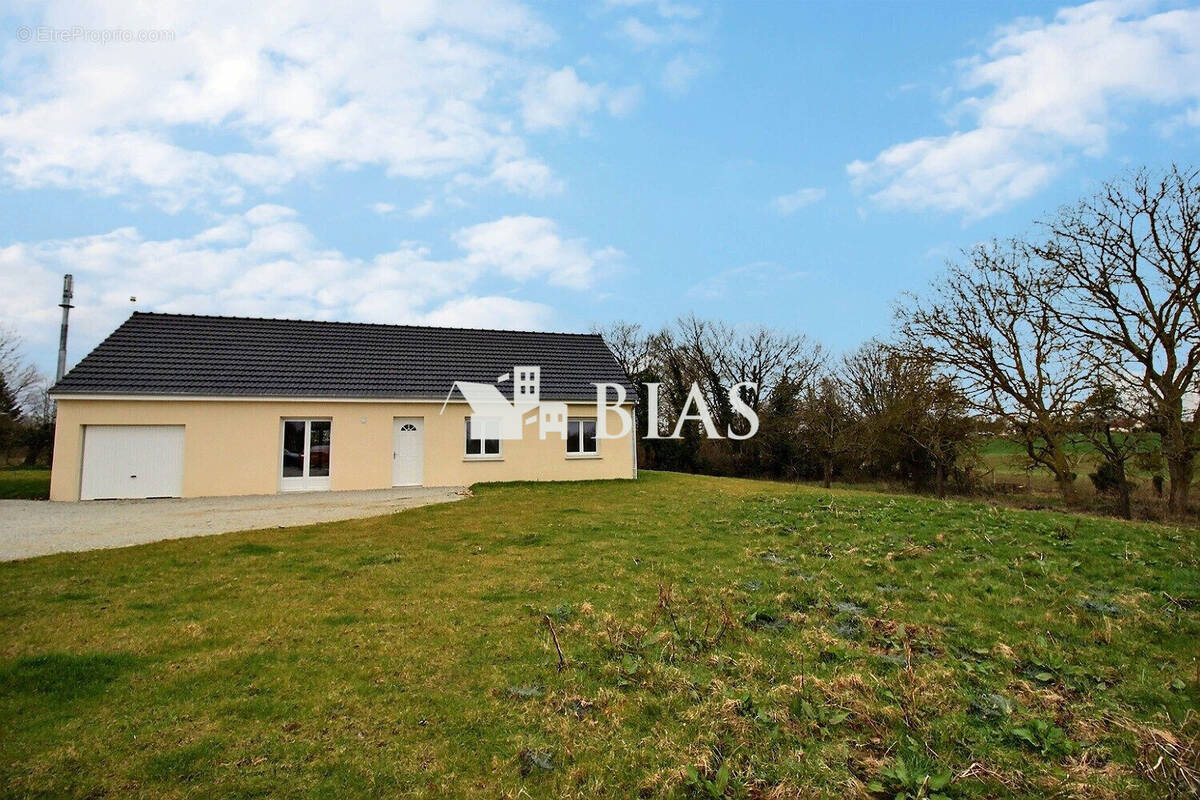 Maison à LE NOYER-EN-OUCHE