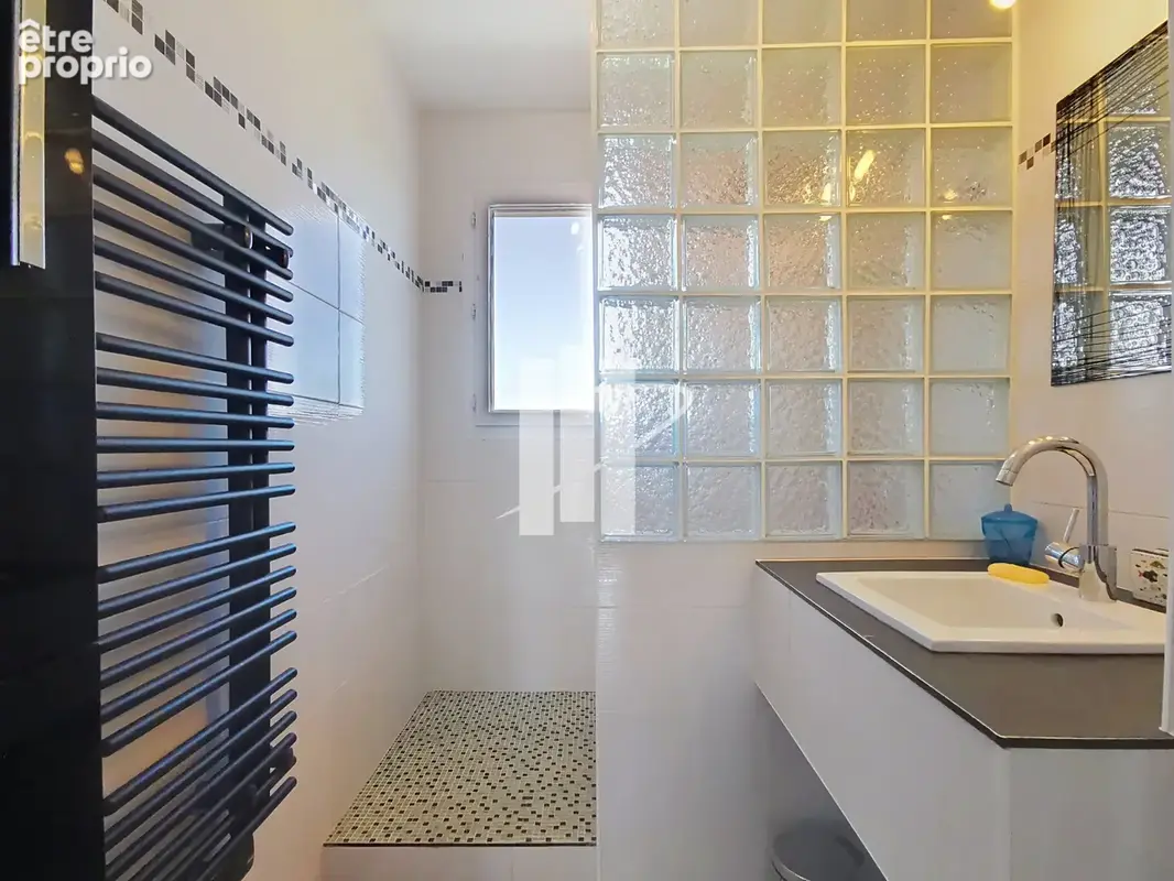 A vendre appartement 2 pieces dernier etage piscine parking et cave - photo 9