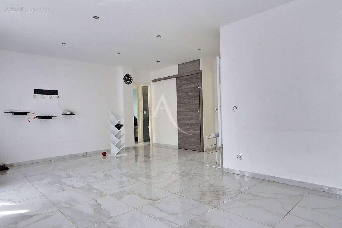 Appartement à LE BLANC-MESNIL