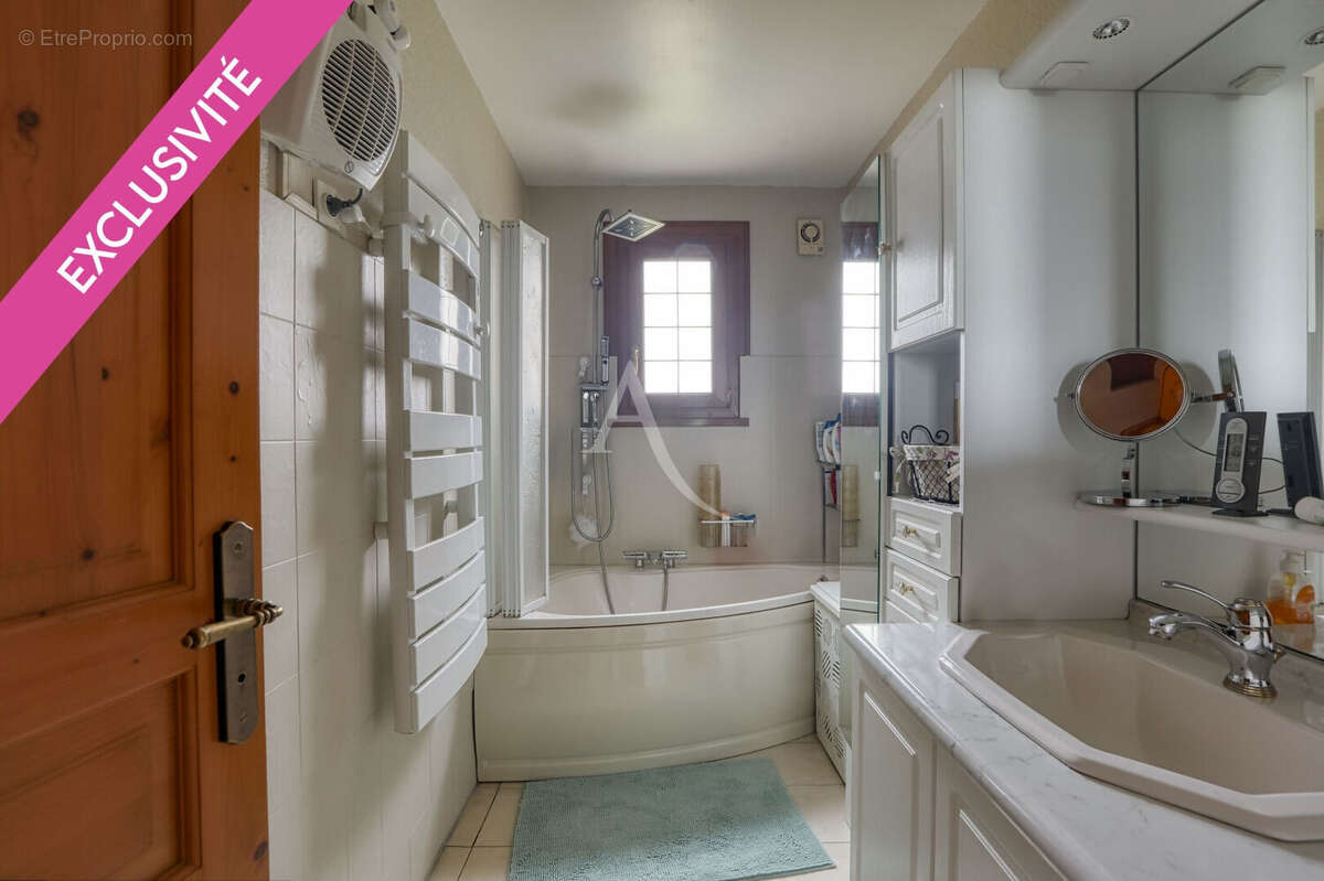 Maison à VAUX-SUR-SEINE