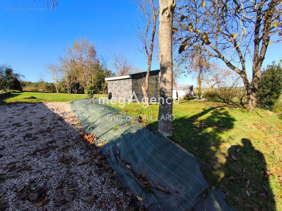 Maison à BOURG-L&#039;EVEQUE