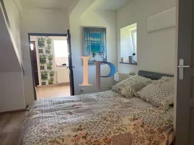 Maison à SAINT-CHRISTOPHE-EN-BRIONNAIS