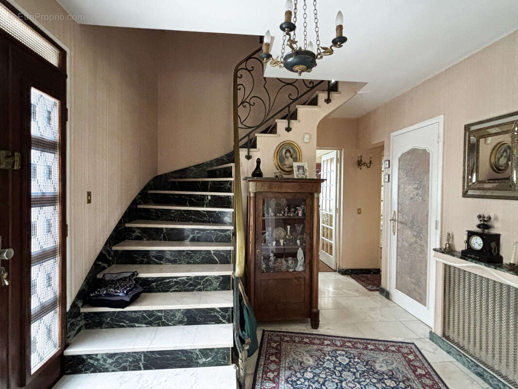 Maison à VERNEUIL-EN-HALATTE