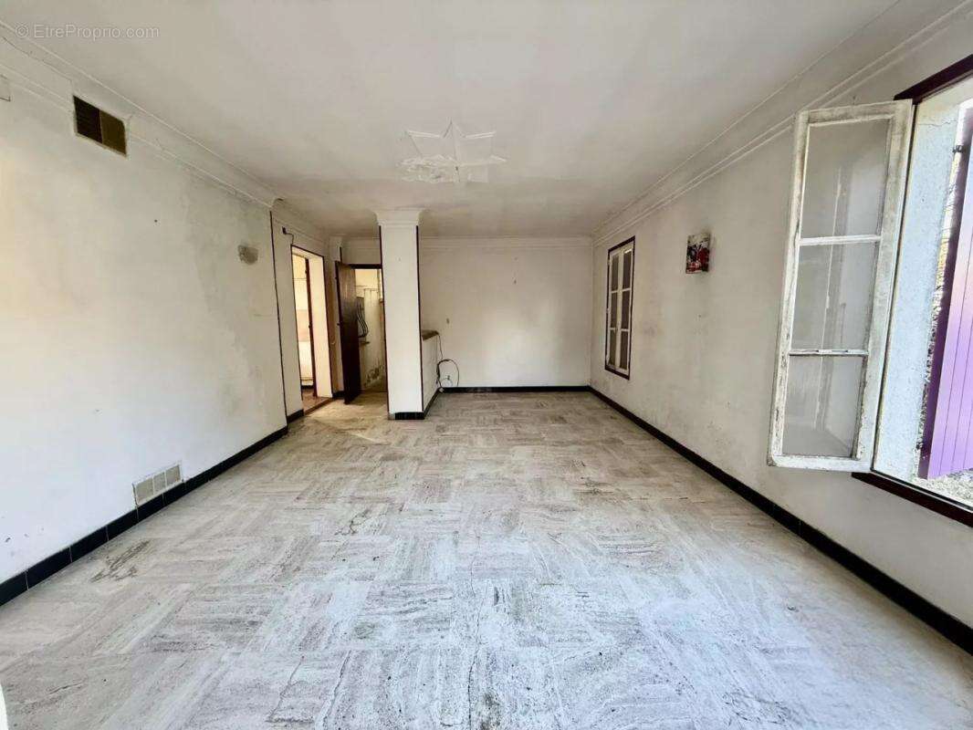 Maison à LE MUY