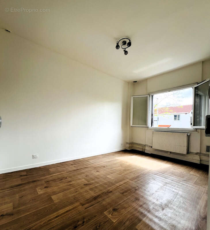Appartement à LE BLANC-MESNIL