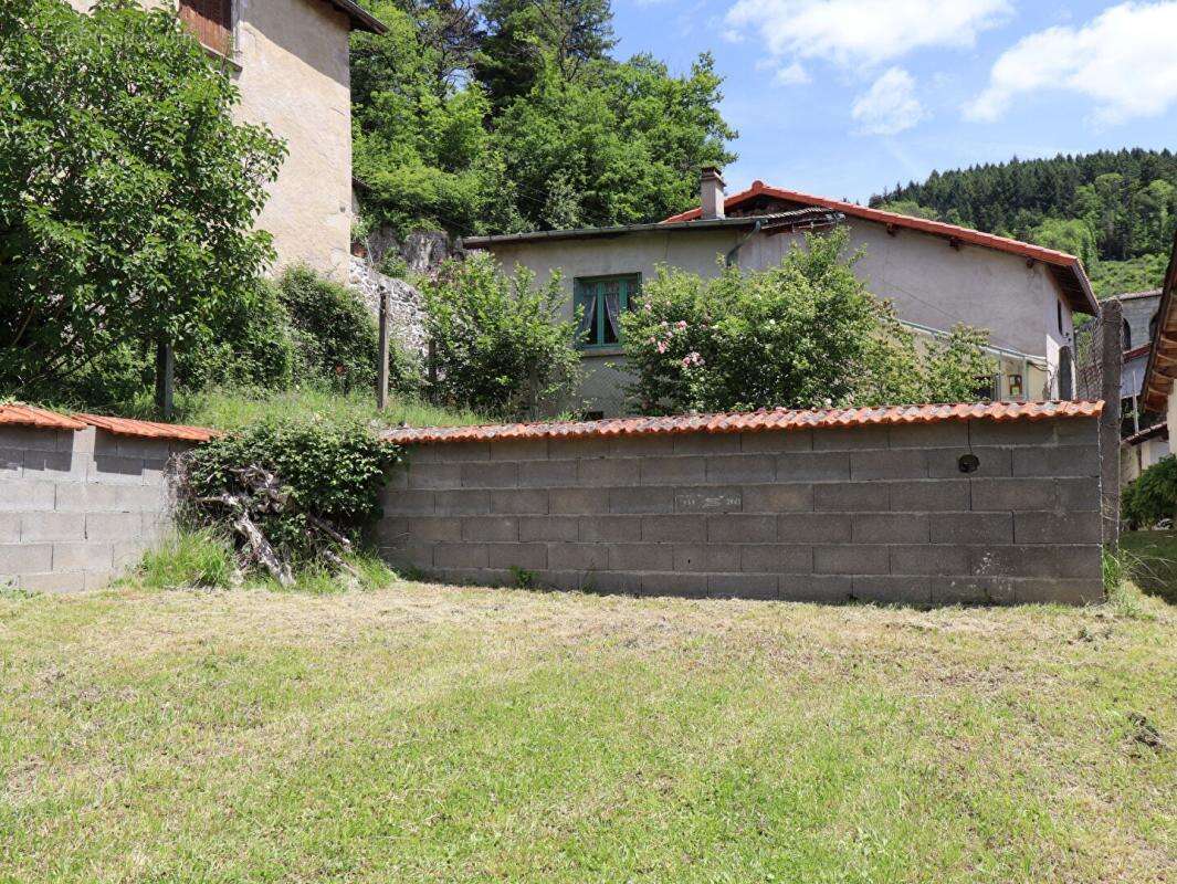 Maison à AUBUSSON-D'AUVERGNE