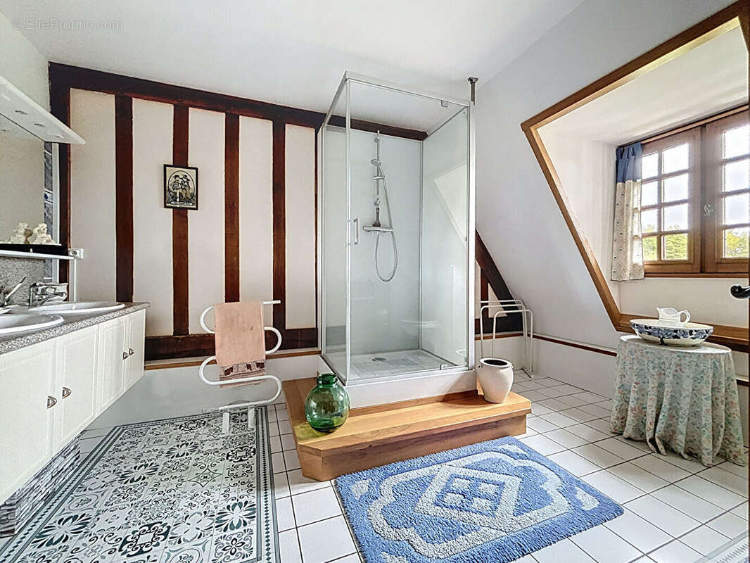 Maison à SAINT-PIERRE-SUR-DIVES