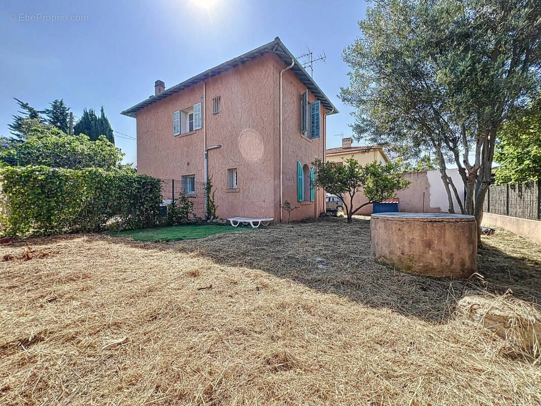 Maison à FREJUS