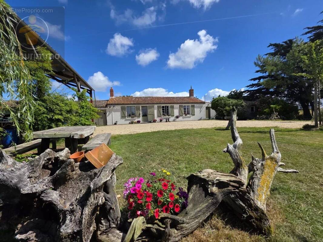 Maison à BOUIN