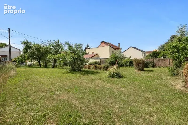 Terrain à MONTIGNY-LES-CORMEILLES