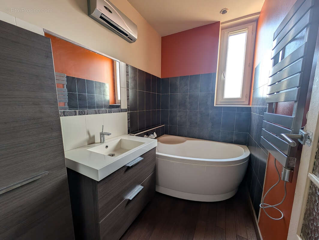 Appartement à GUILHERAND-GRANGES