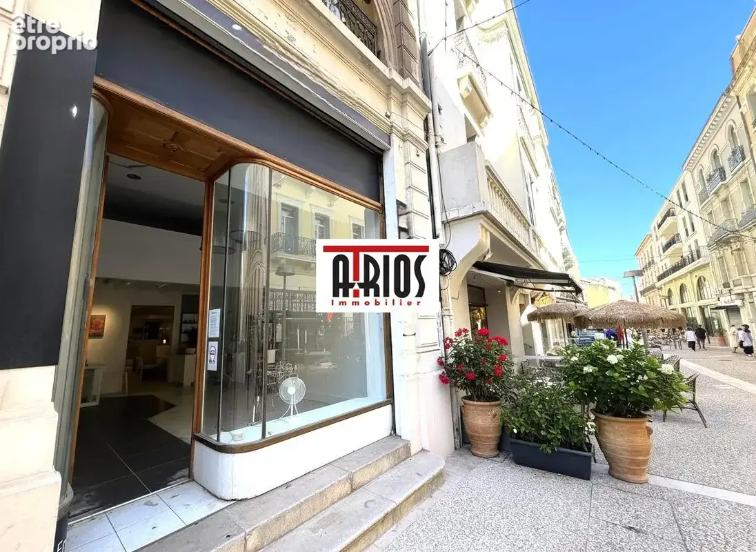 Photo Commerce à Hyeres au prix de 171 000€