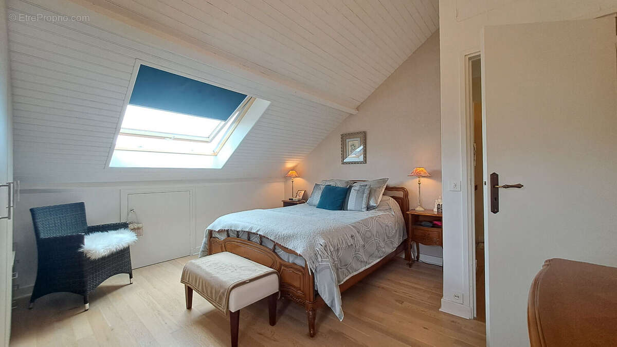 Maison à SAINT-REMY-LES-CHEVREUSE