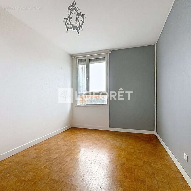 Appartement à GENAY