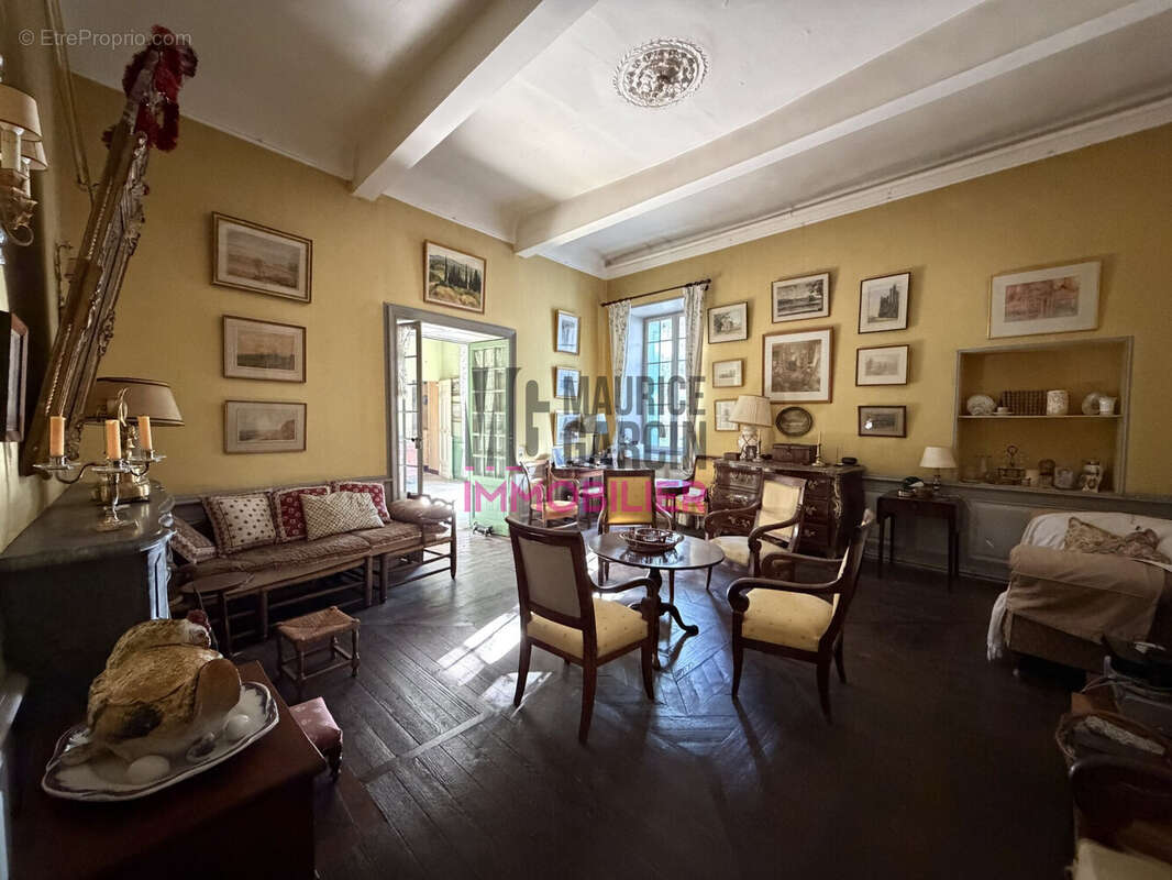 Maison à PERNES-LES-FONTAINES