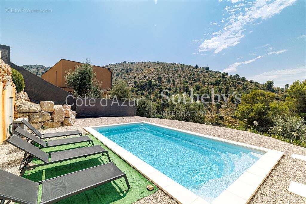 Aspremont, villa contemporaine de 110 m² dans un domaine privé avec vue dégagée sur les collines - photo 2