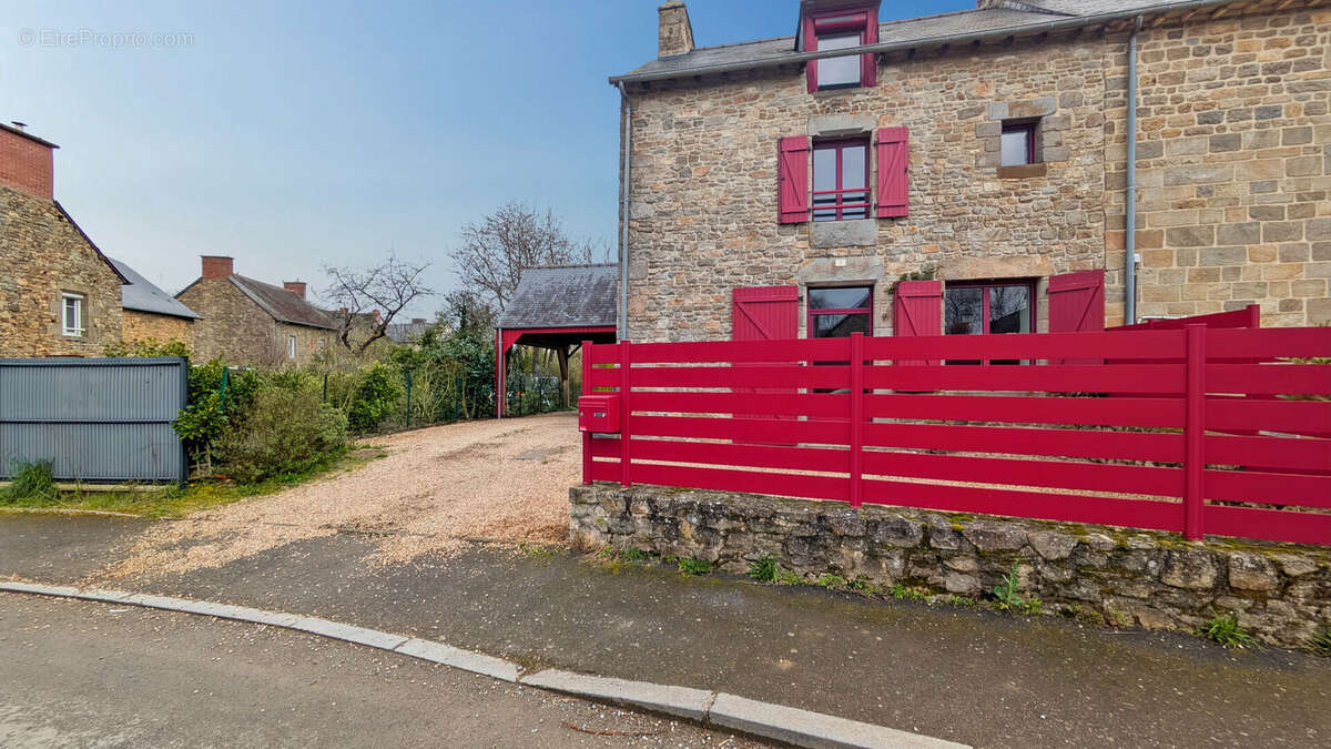 Maison à DINGE